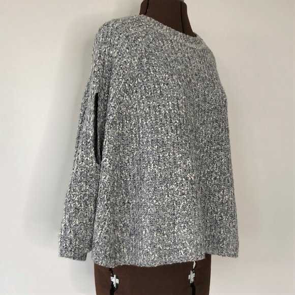 Cozy Grey/Cream Knit Poncho - Picture 4 of 6